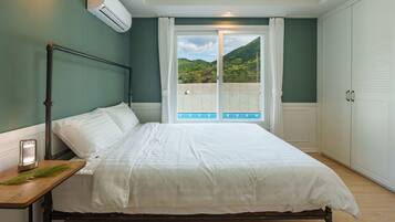 Basic Room, 1 Bedroom (BHouse(Private Jacuzzi/BBQ/Warm Pool)) | 1 bedroom, free WiFi