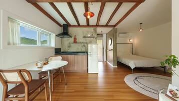 ๋ฒ ์ด์ง๋ฃธ, ์นจ์ค 1๊ฐ (AHouse(Private Jacuzzi/BBQ/Warm Pool)) | 1 ๊ฐ์ ์นจ์ค, ๋ฌด๋ฃ WiFi