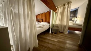 3 makuuhuonetta, silitysrauta/-lauta, Wi-Fi, vuodevaatteet