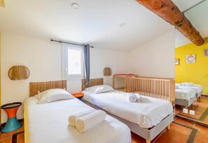 3 bedrooms, iron/ironing board, WiFi, bed sheets - L'appartement du Vieux-Port Marseille (free garage) (Paris)