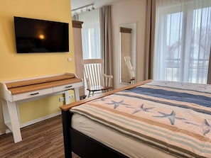 3 bedrooms, travel crib, free WiFi, bed sheets