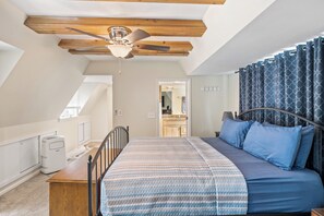 4 bedrooms, desk, iron/ironing board, travel cot