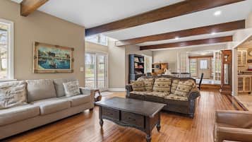 Smart TV, fireplace, video games, offices