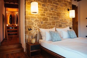 4 chambres, fer et planche à repasser, lit parapluie, Wi-Fi gratuit