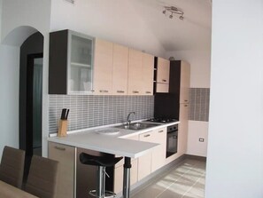 Apartment, 2 Bedrooms, Smoking, Patio | Interior