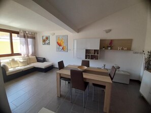 Living room - Beautiful 2 Bedroom Vacation Home (Lotzorai)