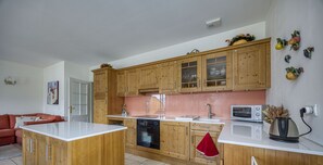 Kühlschrank, Ofen, Geschirrspüler, Toaster