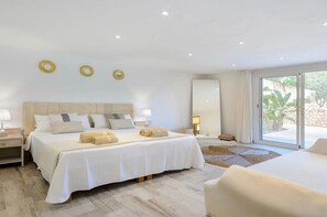 4 chambres, fer et planche à repasser, lit parapluie, Wi-Fi gratuit