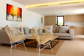 TV, fireplace - My Rental Homes - Villa Acapulco private pool, barbeque and wifi (Palma De Mallorca)
