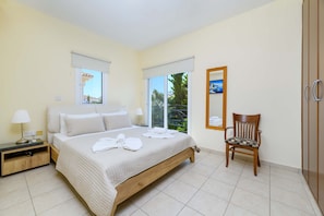3 bedrooms, bed sheets
