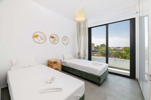3 bedrooms, cots/infant beds, bed sheets - By The Beach - Blue Topaz Villa (Paralimni)