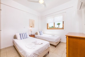 3 dormitorios, cunas (de pago), ropa de cama