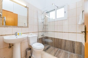 Shower - Thekla Oasis Villa (Sotira)