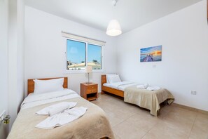3 bedrooms, bed sheets