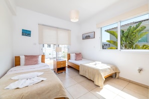3 bedrooms, bed sheets - Villa Amesta (Paralimni)