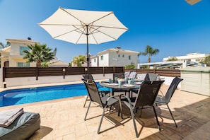 Pool - Villa Amesta (Paralimni)
