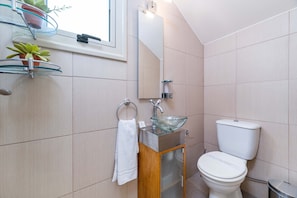 Shower - Villa Jacqueline (Paralimni)
