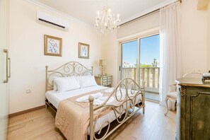 3 bedrooms, cots/infant beds, bed sheets