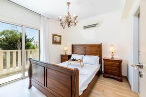 3 間睡房、嬰兒床 (收費)、床單