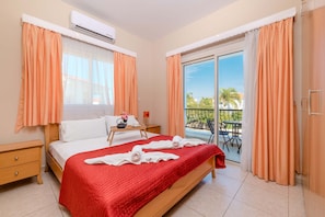 3 bedrooms, cots/infant beds, bed sheets