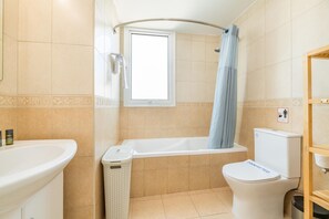 Shower - Villa Kohili (Paralimni)