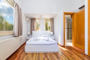 3 bedrooms, cots/infant beds, bed sheets - Anthorina Greco Villa #10 (Paralimni)