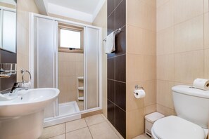 Shower - Kymma River Villa #4 (Sotira)