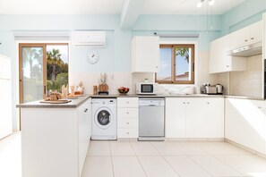 Micro-ondes, lave-vaisselle