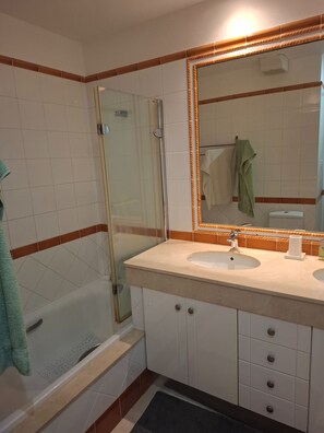 Apartment, 1 Schlafzimmer, Raucher, Balkon | Badezimmer
