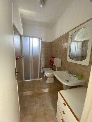 Hair dryer, towels, toilet paper