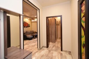 1 slaapkamer, verduisterende gordijnen, een strijkplank/strijkijzer