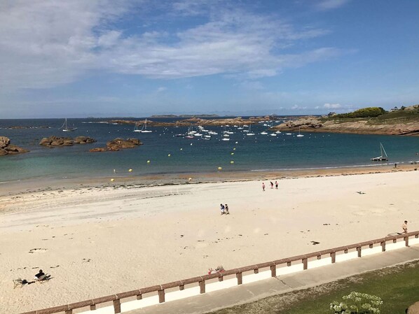 Tæt på stranden
