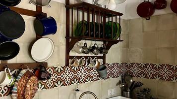 Microondas, horno y lavavajillas