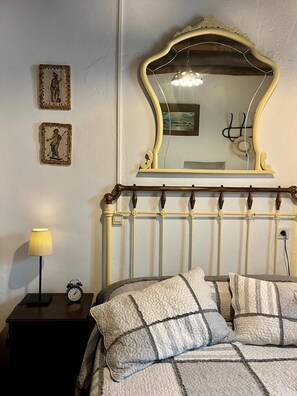 2 dormitorios, tabla de planchar con plancha, wifi y ropa de cama