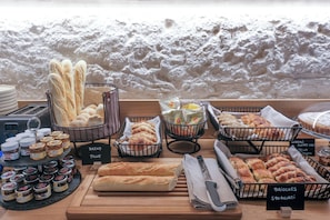 Petit déjeuner buffet compris tous les jours