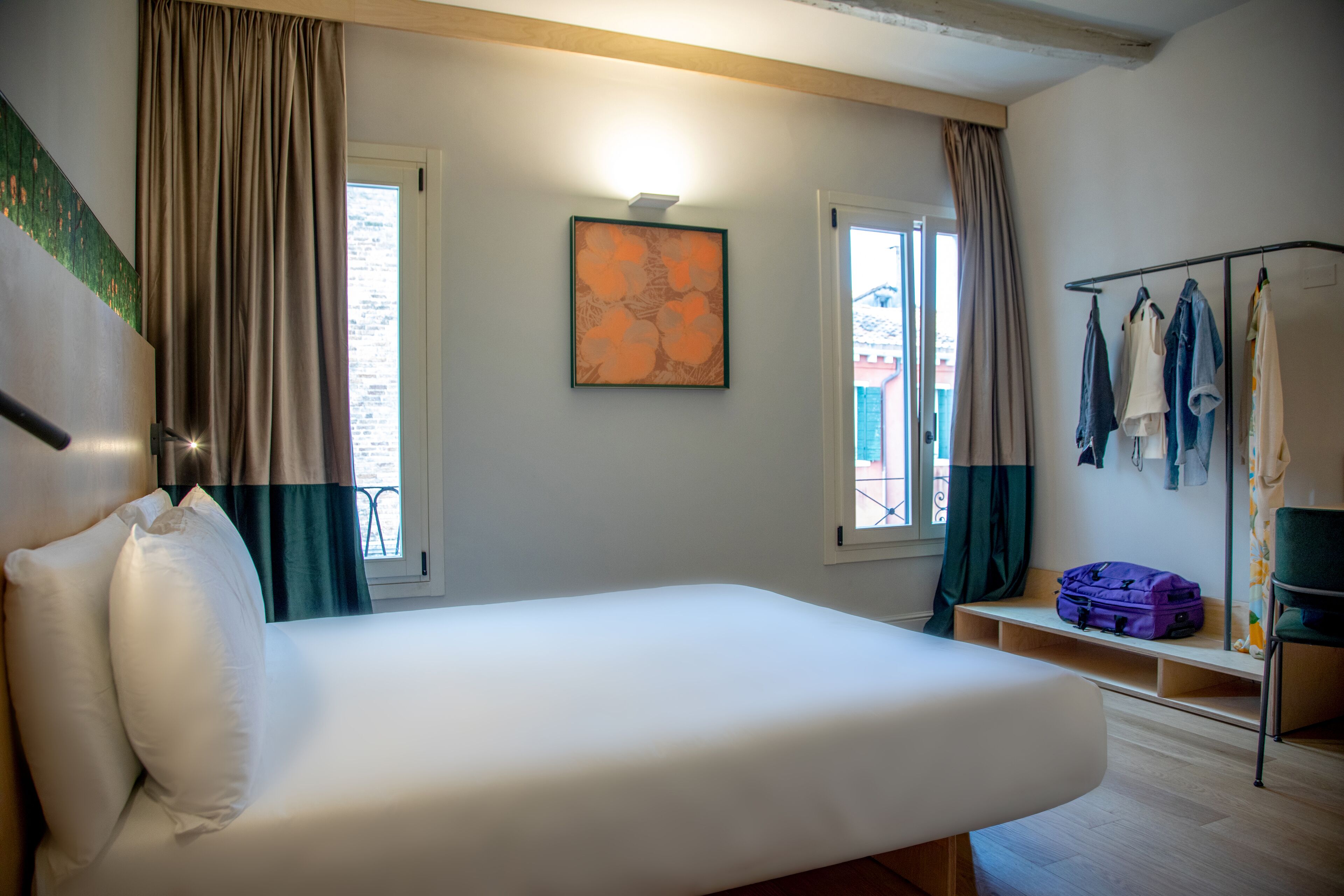 Superior tweepersoonskamer | Luxe beddengoed, donsdekens, een minibar, een kluis op de kamer