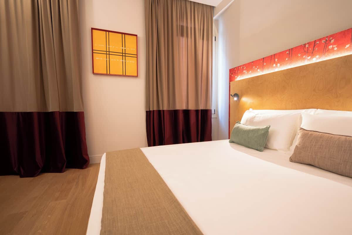 Luxury Suite, City View
