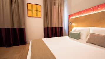 Phòng Suite Cao cấp, quang cảnh thành phố | 1 phòng ngủ, bộ đồ giường cao cấp, chăn bông, két bảo mật tại phòng