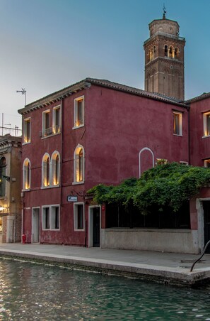 Fachada de la propiedad