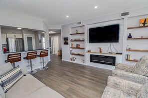 Smart TV, DVD player, books