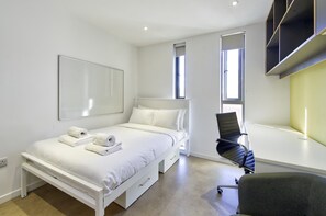 1 chambre, literie de qualité supérieure, bureau, draps fournis