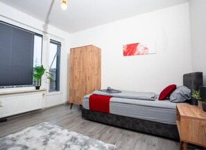 14 室のベッドルーム、WiFi、ベッドシーツ