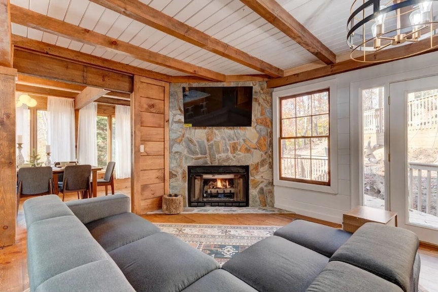 Elkhorn Lodge - Coosawattee River Resort - Ellijay, GA