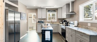 Bungalow on the Boulevard in Mt. Shasta