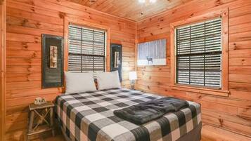 2 bedrooms, WiFi (free), bed sheets