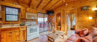 The Breakaway - Hot tub and fire pit