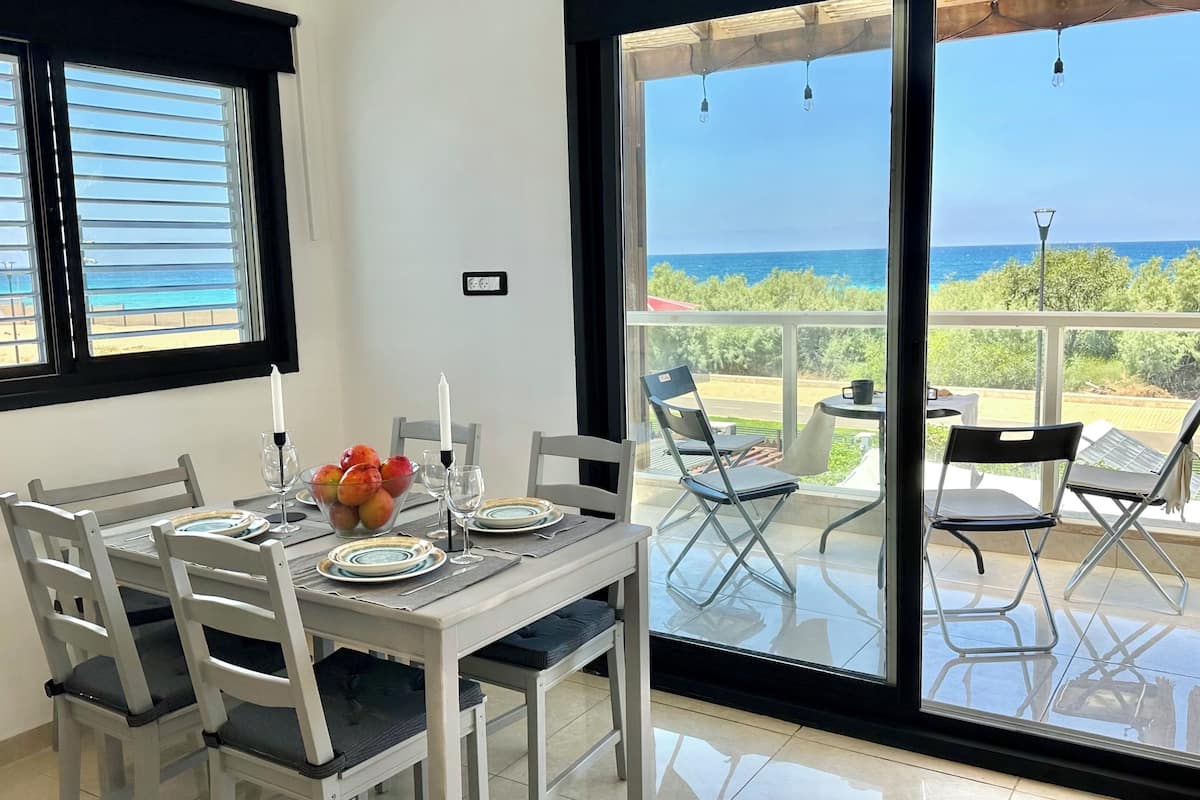 Appartement Familial, 2 chambres, balcon, vue mer | Coin séjour