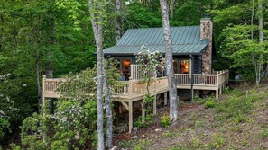 Exterior - Red, White, and Blue Ridge Retreat (Blue Ridge)
