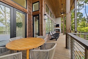 Outdoor dining - Tangled in the Trees (Blue Ridge)