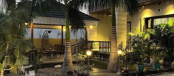 Charming 4-bedroom bungalow in Amritsar with AC, WiFi.